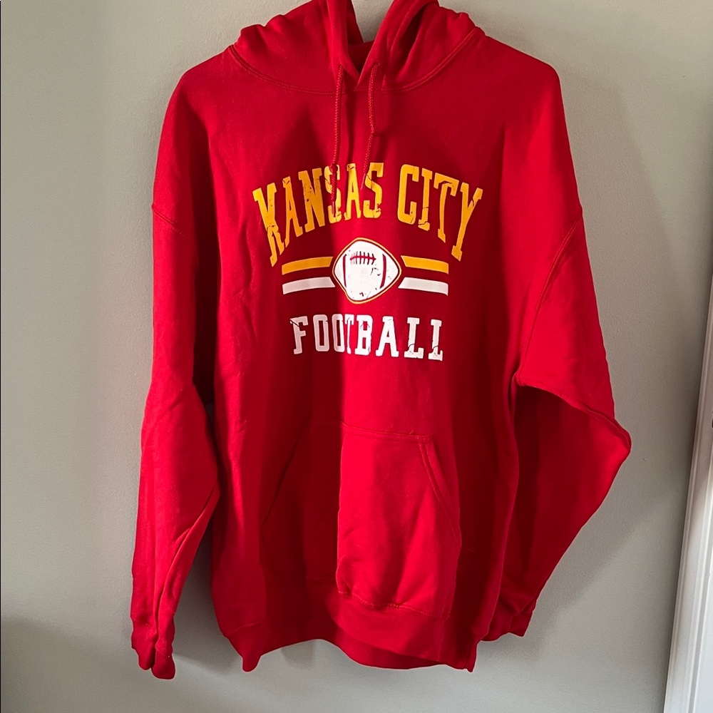 NWOT Gildan Kansas City Football Red Hoodie Heavy Blend fabric size L